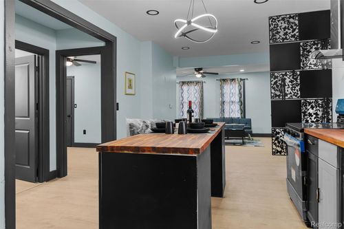 12057 Sanford St, Detroit, MI, 48205-3727 | Card Image