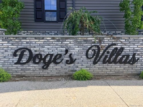 2d-11 Doges Promenade, Babylon, NY, 11726 | Card Image