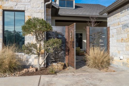 607 Flint Ridge Trl, Georgetown, TX, 78628-7094 | Card Image