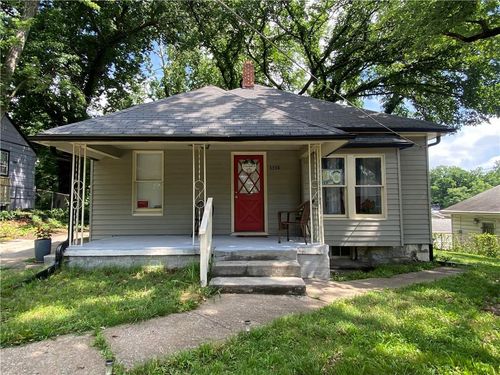 3338 E 68th St, Kansas City, MO, 64132-3026 | Card Image