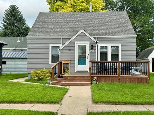 908 Smith Ave, Worthington, MN, 56187-2029 | Card Image