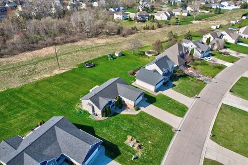 5598 Chatham Ln, Grand Blanc, MI, 48439-9742 | Card Image