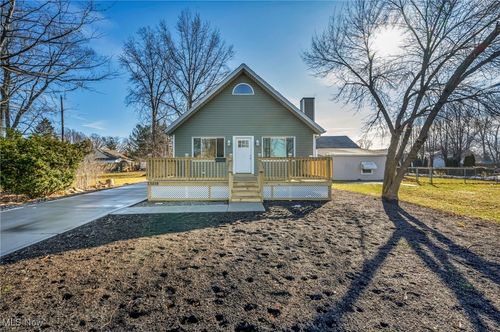 33418 Lake Shore Blvd, Eastlake, OH, 44095-2708 | Card Image