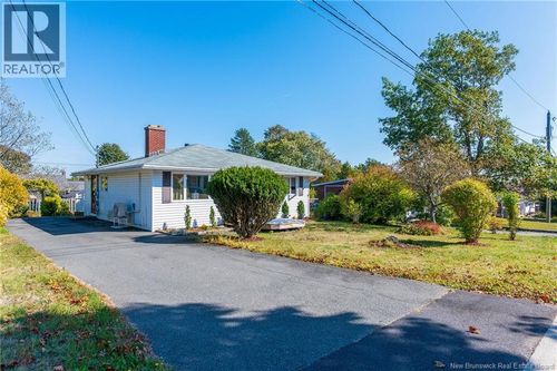 15 Muriel Ave, Saint John, NB, E2J3G9 | Card Image