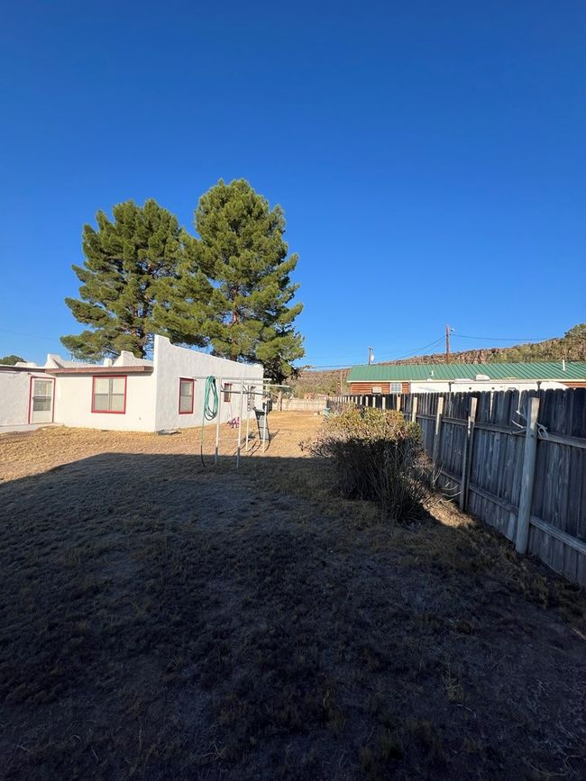 300 N State St, House other with 3 bedrooms, 2 bathrooms and 2 parking in Fort Davis TX | Image 28
