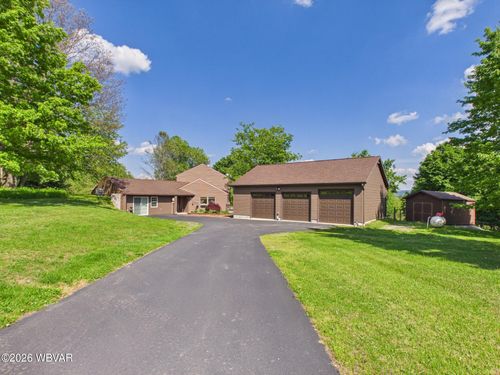 137 Gearhart Ln, Williamsport, PA, 17701-8530 | Card Image