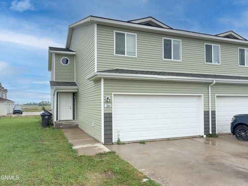 334 Adeline Dr, Stanley, ND, 58784-5005 | Card Image