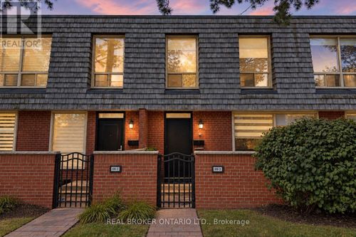 3-69 Upper Canada Drive, Toronto (St. Andrew-Windfields), ON, M2P2A2 | Card Image