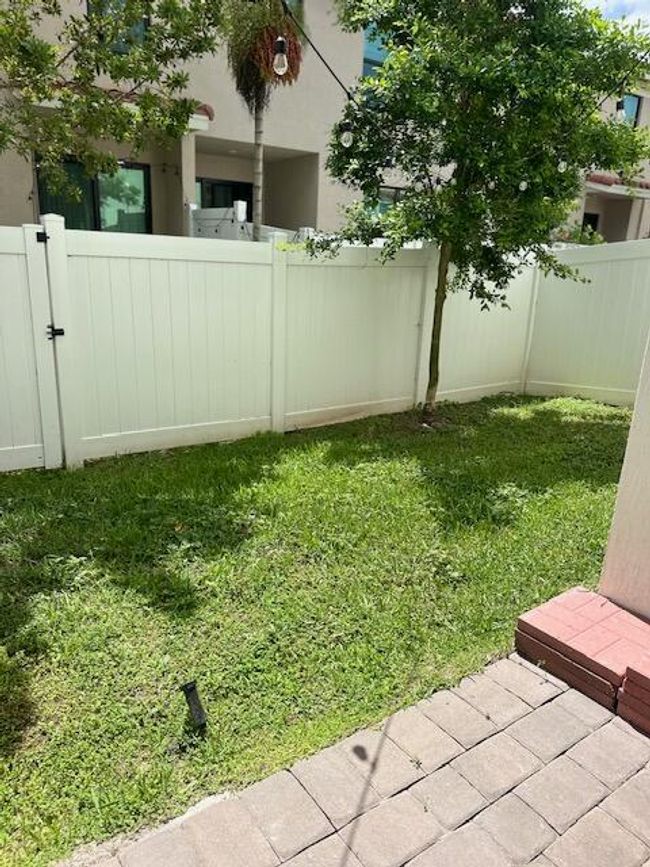 4504 Hartwell Ln, Townhouse with 3 bedrooms, 3 bathrooms and null parking in Riviera Beach FL | Image 34