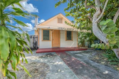 224 N L Street, House other with 2 bedrooms, 1 bathrooms and null parking in Lake Worth Beach FL | Image 1