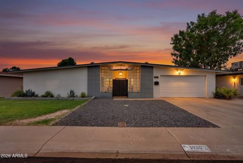 1930 W Joan De Arc Ave, Phoenix, AZ, 85029-1617 | Card Image