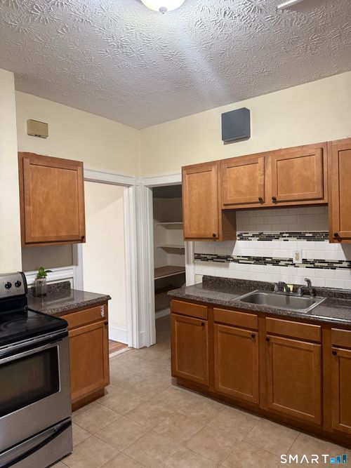 3rd-flr-east-48-50 Bliss Street, Hartford, CT, 06114 | Card Image