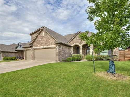 4001 Slater Dr, Norman, OK, 73071-8127 | Card Image