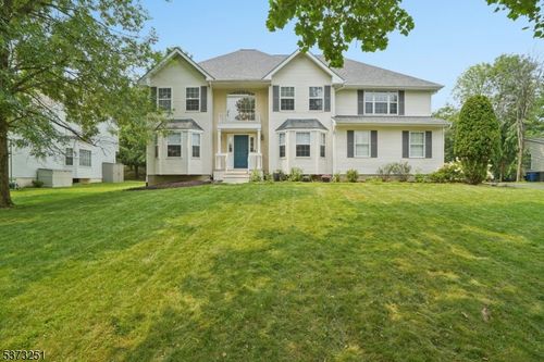 6 Galloway Ct, West Orange, NJ, 07052-2500 | Card Image