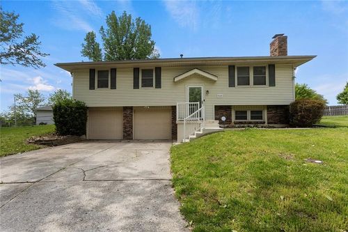 508 Sw Killarney Ln, Blue Springs, MO, 64014-4933 | Card Image