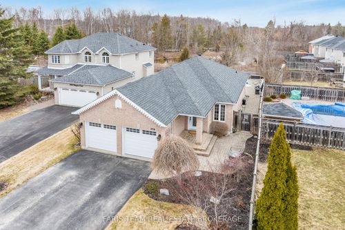 1056 Winnifred Crt, Innisfil, ON, L9S2B3 | Card Image