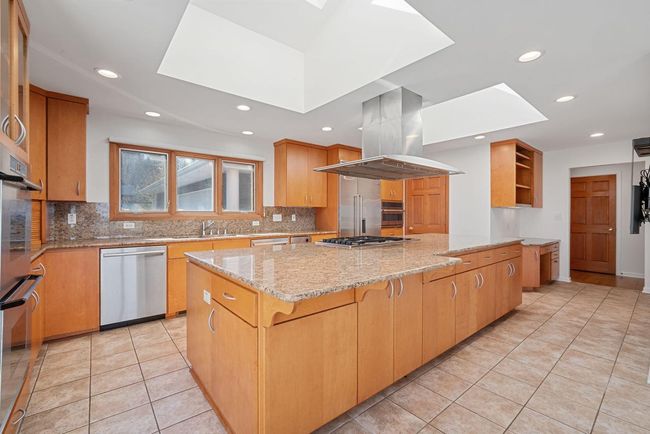 7515 N Beach Drive, House other with 4 bedrooms, 4 bathrooms and null parking in Fox Point WI | Image 17