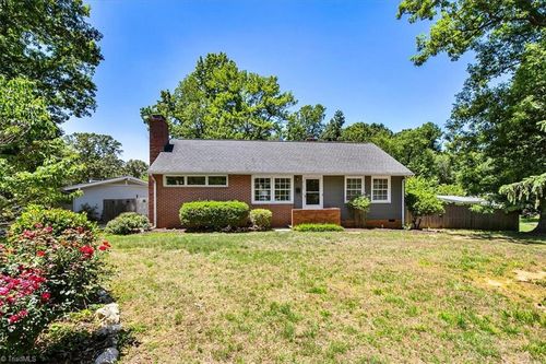 2703 Rockwood Rd, Greensboro, NC, 27408-3215 | Card Image