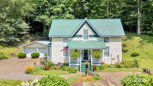 665 Upper Pig Pen Rd, Green Mountain, NC, 28740-6050 | Card Image