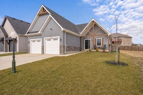 2110 Chateau Pl, Raymore, MO, 64083-8617 | Card Image