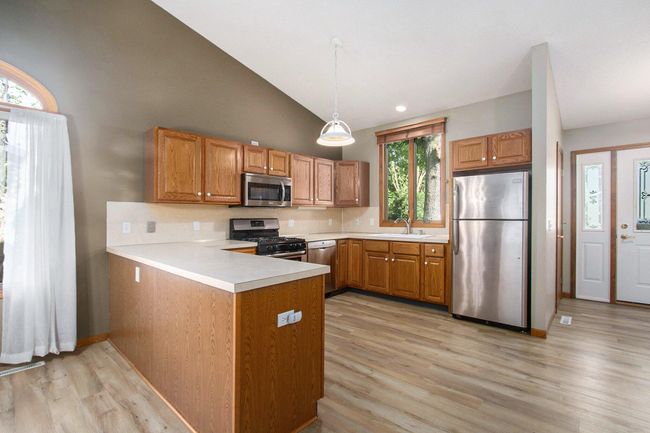1067 Aspen Dr, Condo with 3 bedrooms, 3 bathrooms and null parking in Norton Shores MI | Image 6