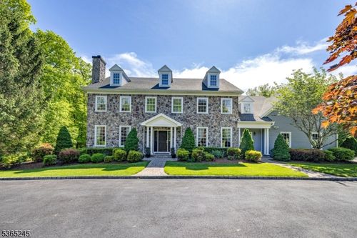 4 Combs Hollow Rd, Mendham Twp, NJ, 07945-2218 | Card Image