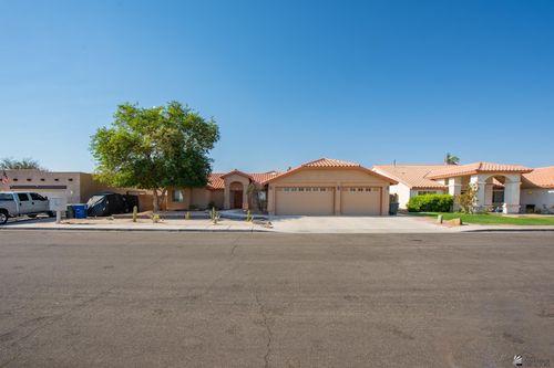 8215 Forget Me Not St, Yuma, AZ, 85365-7886 | Card Image