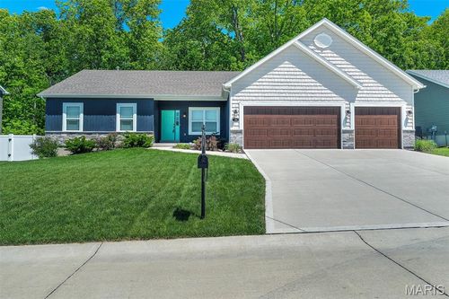 584 Lakewood Dr, Moscow Mills, MO, 63362-4700 | Card Image