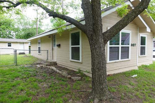 907 Hall St, Mckinney, TX, 75069-2906 | Card Image