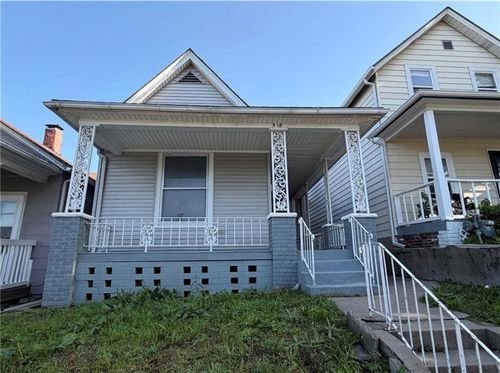 518 Barnett Ave, Kansas City, KS, 66101-2946 | Card Image