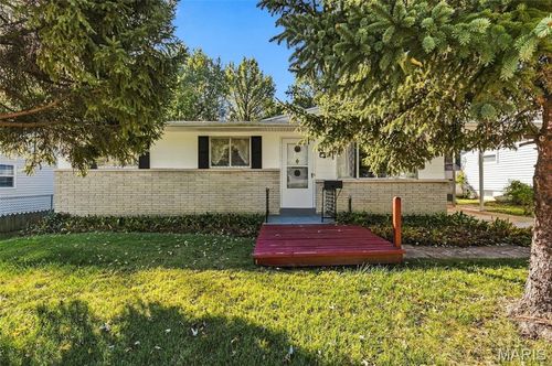 8622 North Avenue, St John, MO, 63114 | Card Image