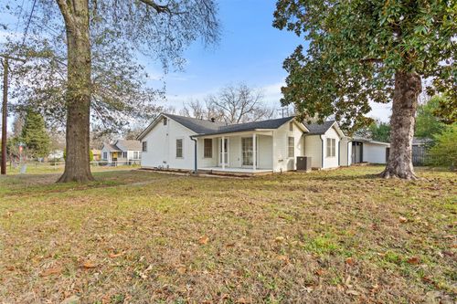 411 N College Street, Lindale, TX, 75771 | Card Image