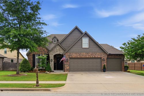 12569 S 67th East Ave, Bixby, OK, 74008-2374 | Card Image