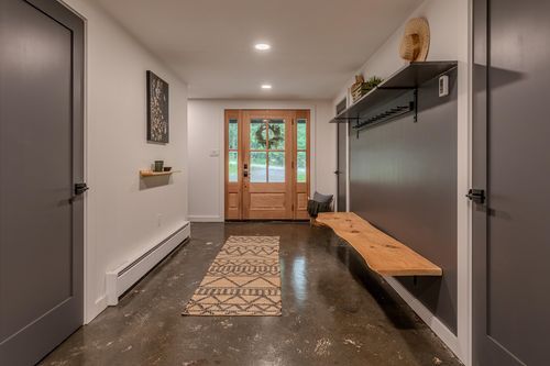 1161 Little Pond Rd, Londonderry, VT, 05148-9651 | Card Image