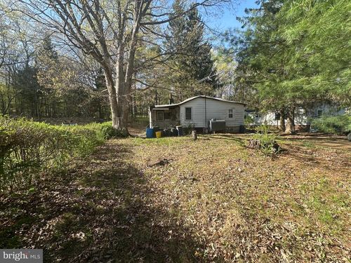 9 School St, Barnesville, PA, 18214-2200 | Card Image