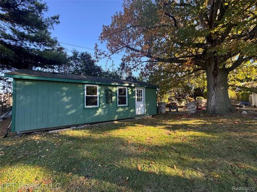 26204 Doxtator St, Dearborn Heights, MI, 48127-3372 | Card Image