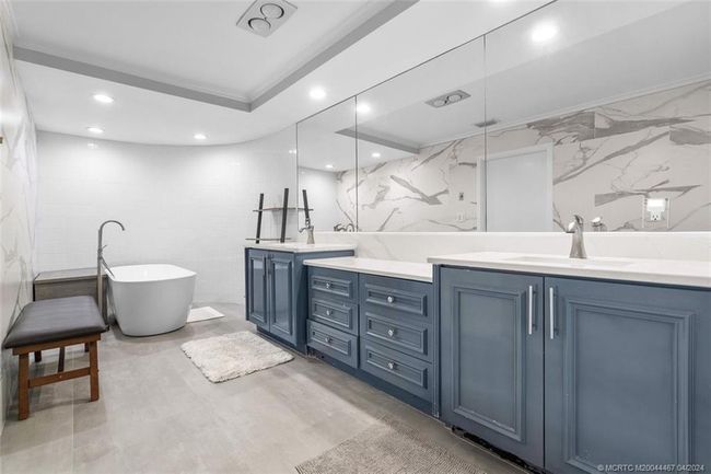 APT-317 - 2001 Sailfish Point Blvd, Condo with 2 bedrooms, 3 bathrooms and 2 parking in Stuart FL | Image 23