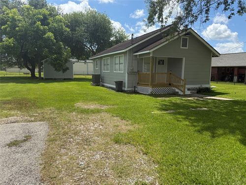 8926 Courtney Dr, Highlands, TX, 77562-3202 | Card Image