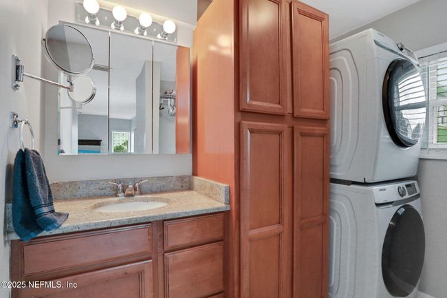 2nd Floor primary bathroom | Image 70