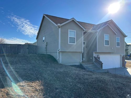 1509 Hickory Ln, Junction City, KS, 66441-2055 | Card Image