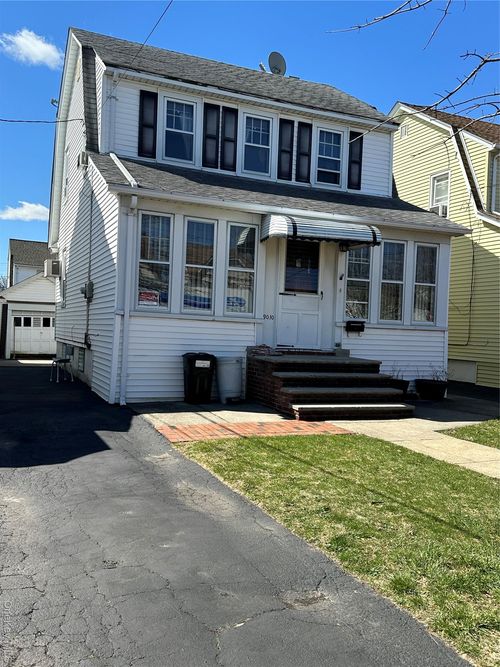 9010 217th St, Queens Village, NY, 11428-1214 | Card Image