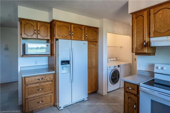 Kitchen/laundry | Image 17