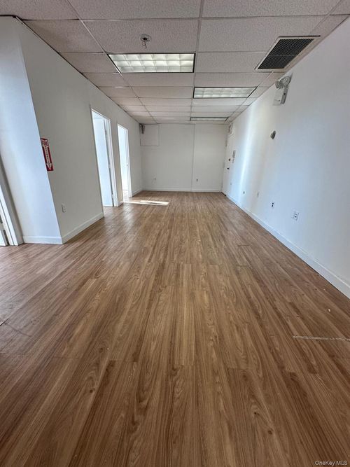 3800 E Tremont Ave, Bronx, NY, 10465-2455 | Card Image