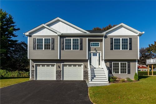 21 Carlson Cir, West Warwick, RI, 02893-3102 | Card Image