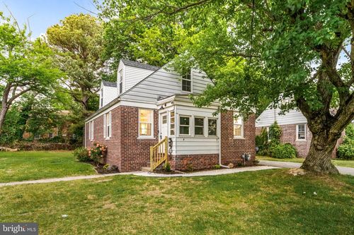 1 Dixie Dr, PENNS GROVE, NJ, 08069-2202 | Card Image