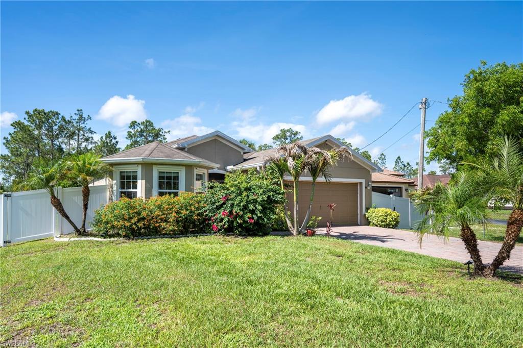Residential in NAPLES 5