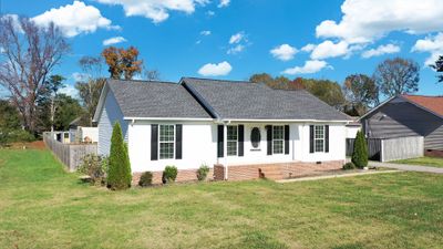 137 Richdale Ln, House other with 3 bedrooms, 2 bathrooms and null parking in Shelbyville TN | Image 1