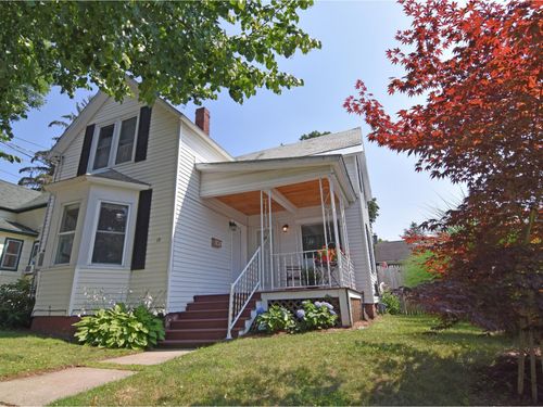 19 Spruce St, Burlington, VT, 05401-4618 | Card Image