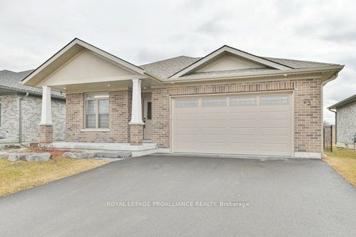 23 Aberdeen St, Stirling, ON, K0K3E0 | Card Image