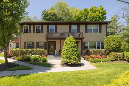 414 Pawnee Ct, Suffern, NY, 10901-4124 | Card Image
